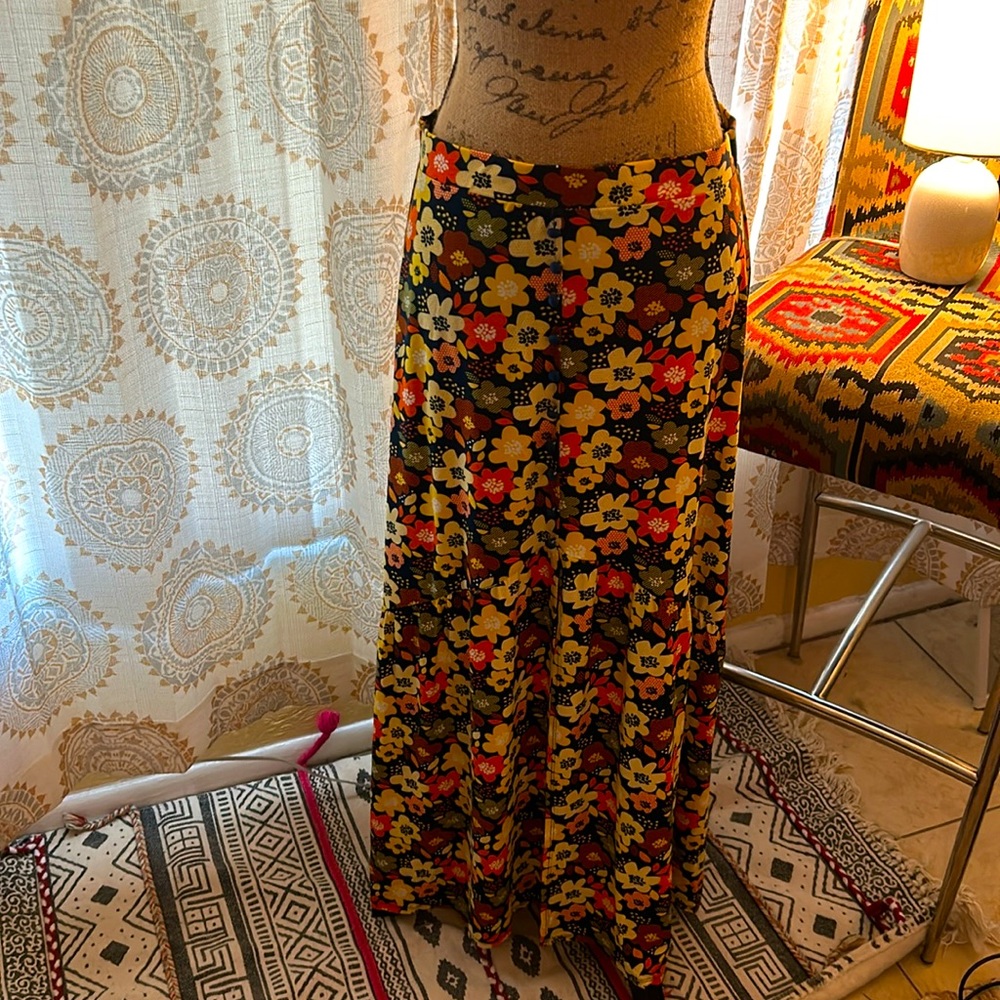Stretchy rayon maxi skirt. Boho, Bohemian, retro, flower child.